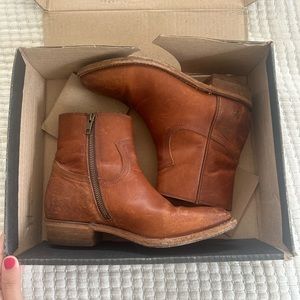 Womens Frye Billy boots size 7 EUC
